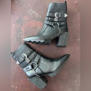 Killstar onyx  Heeled Boots with Chain and Buckle